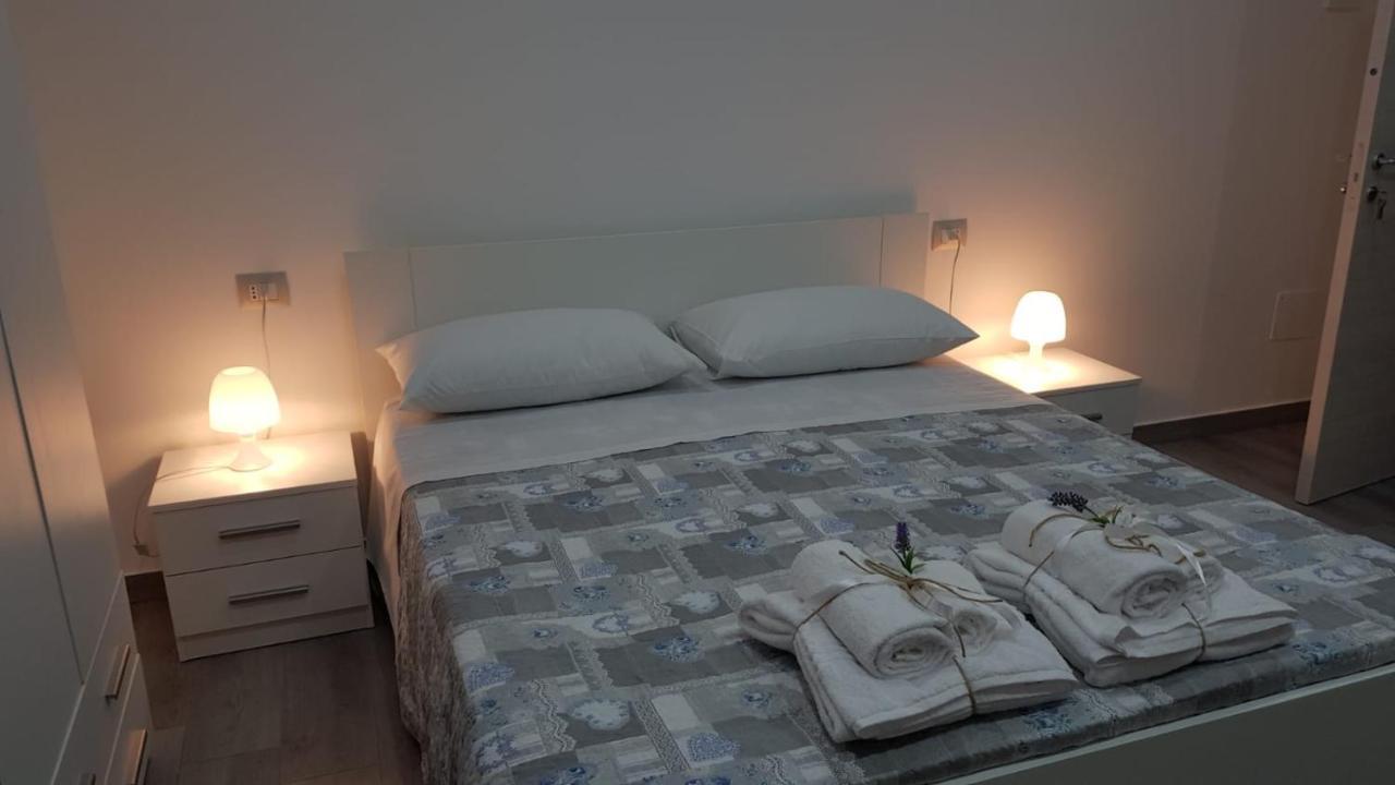 Camera Matrimoniale Deluxe (2 Adulti + 1 Bambino)