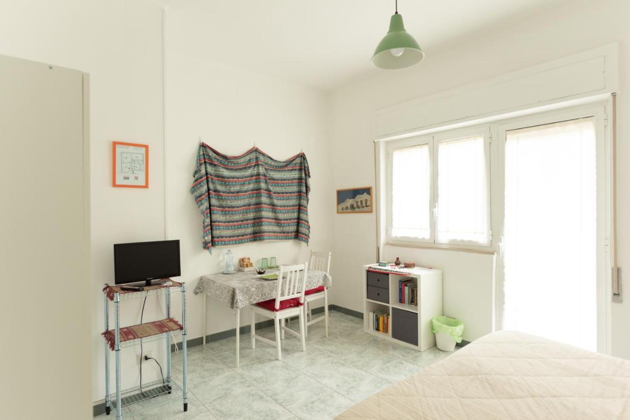 Double or Twin Room Private External Bathroom