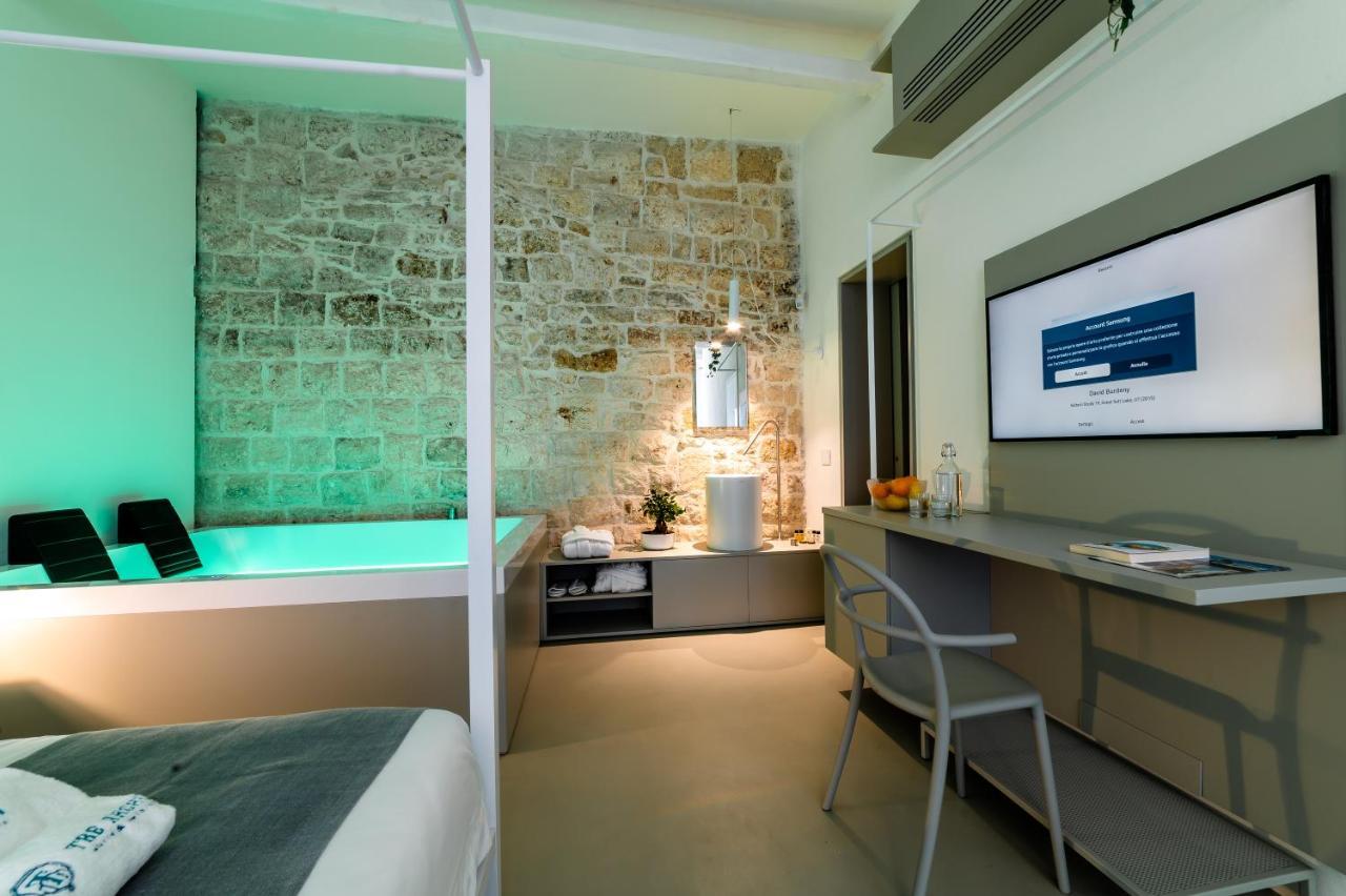 Queen Suite Spa Bath City View