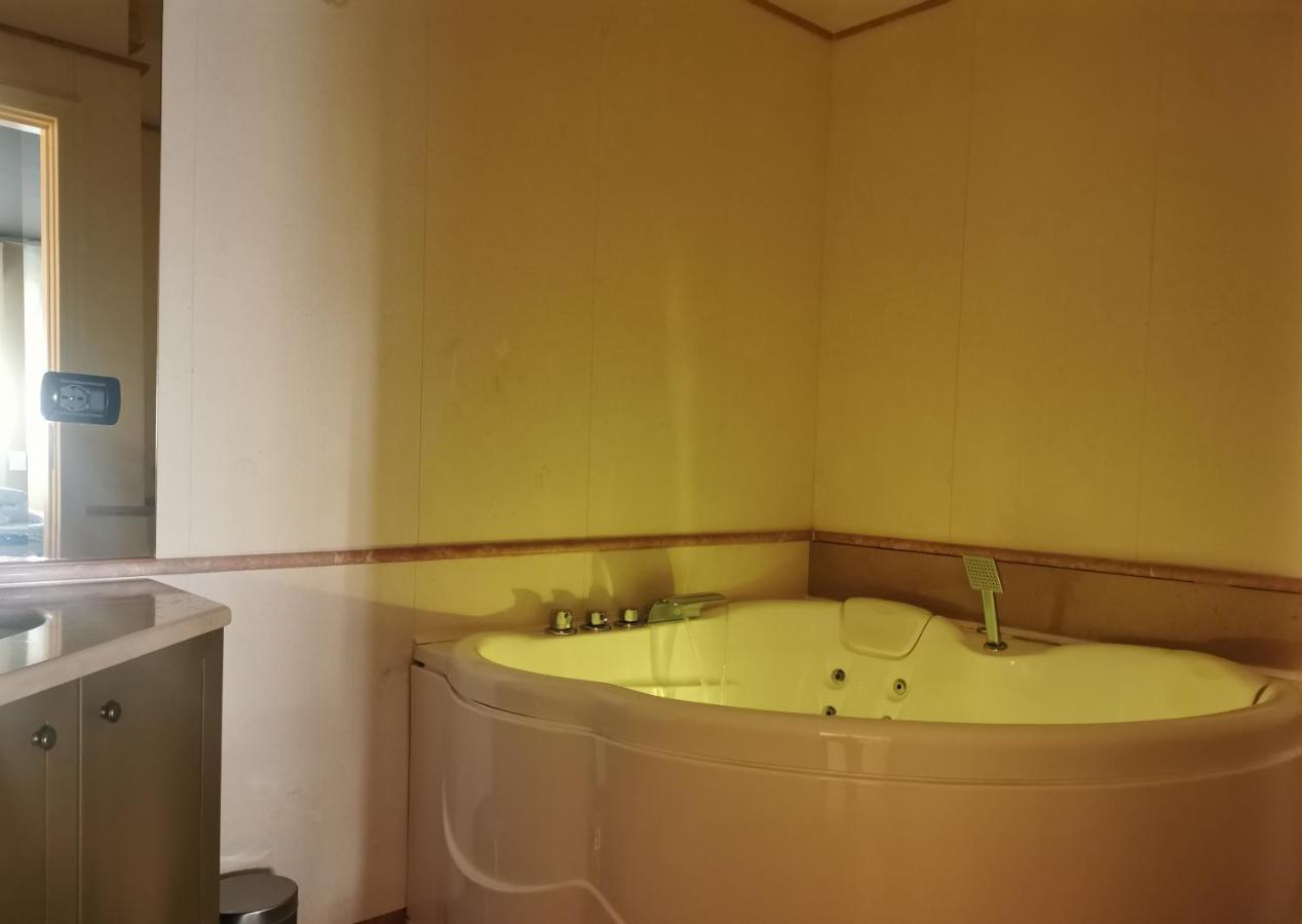 Deluxe Double Room with Spa Bath,1158557763:JPEG