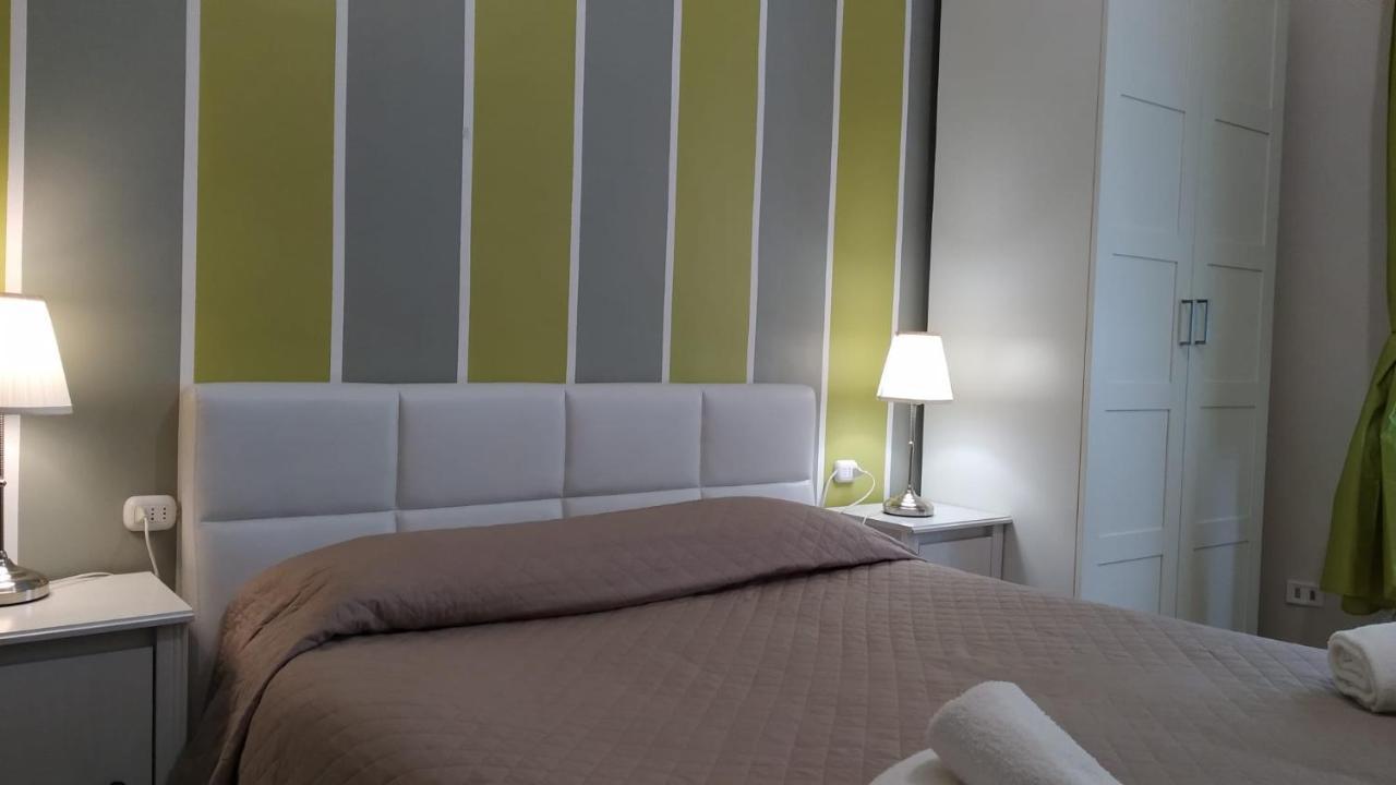 Kamer met Queensize Bed en Balkon