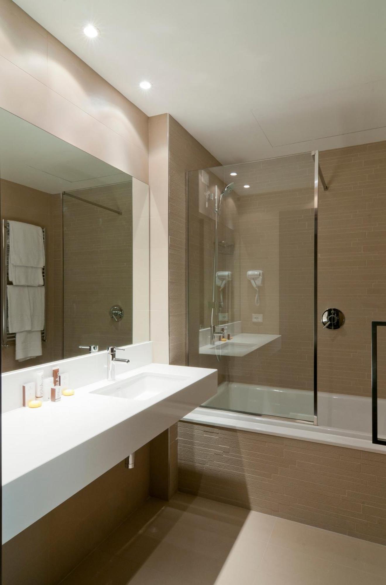 Triple Room,1216150711:JPEG