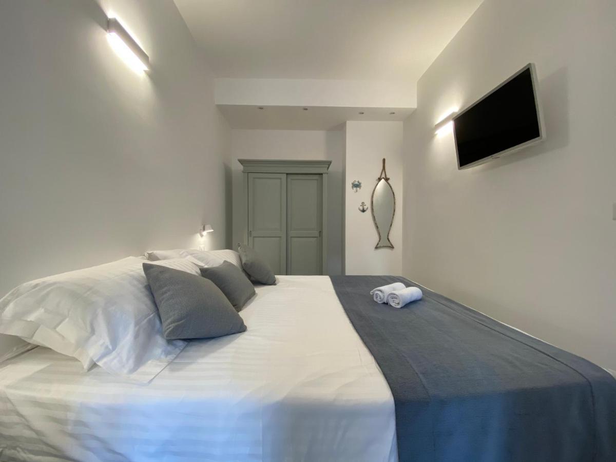 One-Bedroom Standard Apartment