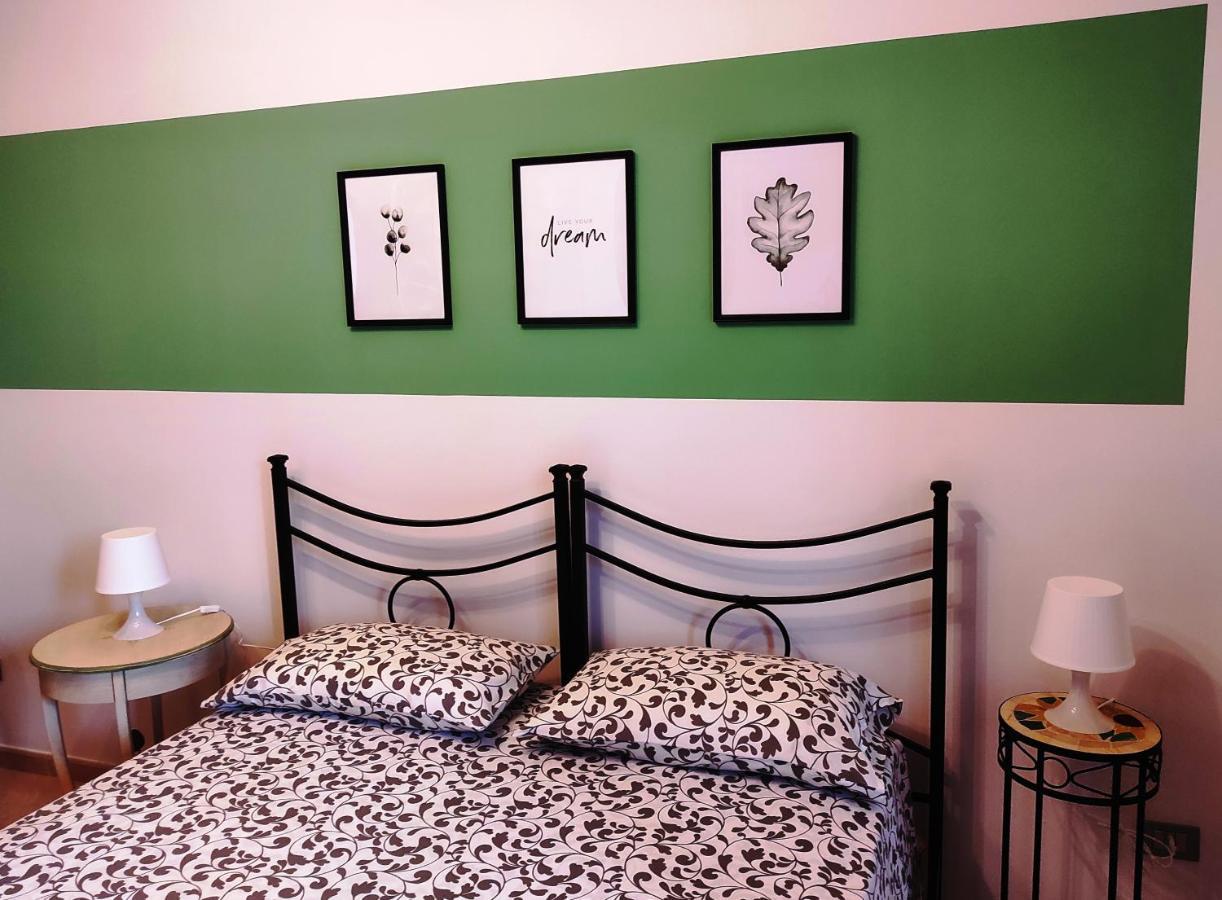 Large Double Room,1298195146:JPEG