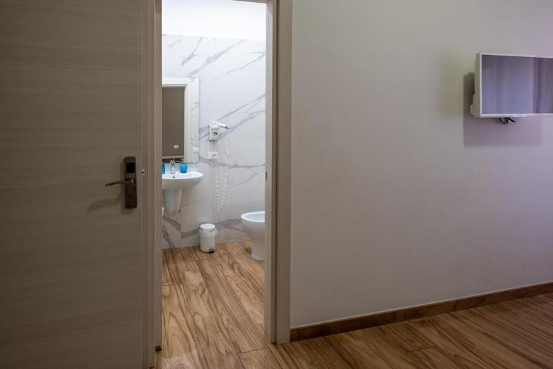 Camera Matrimoniale con Letto Supplementare