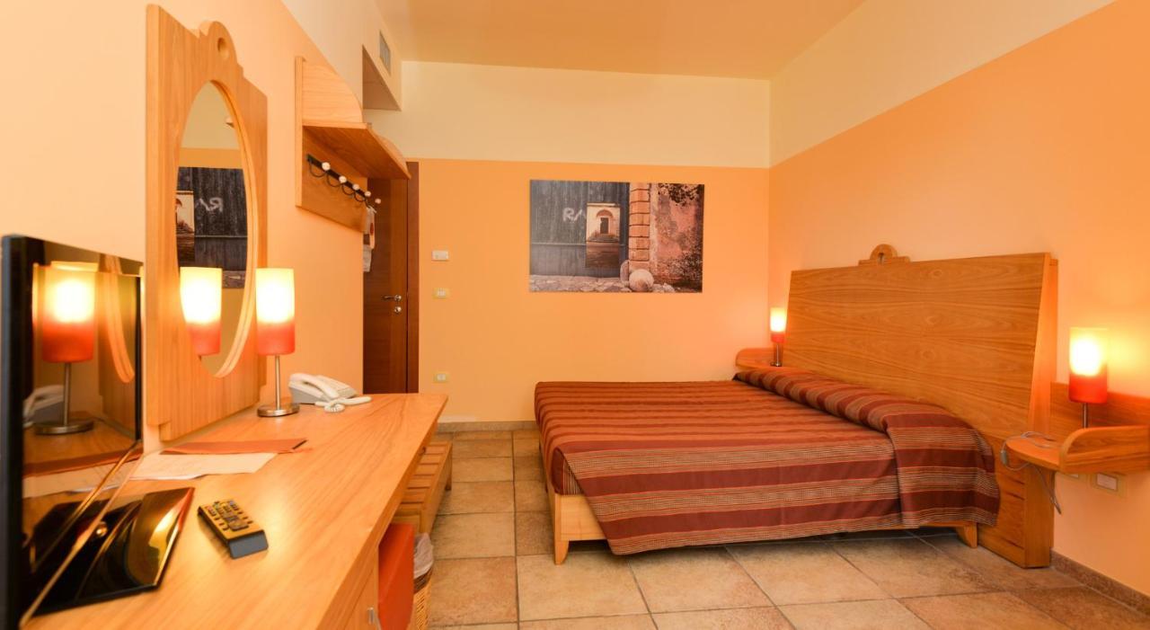 Double Room,1397772866:JPEG
