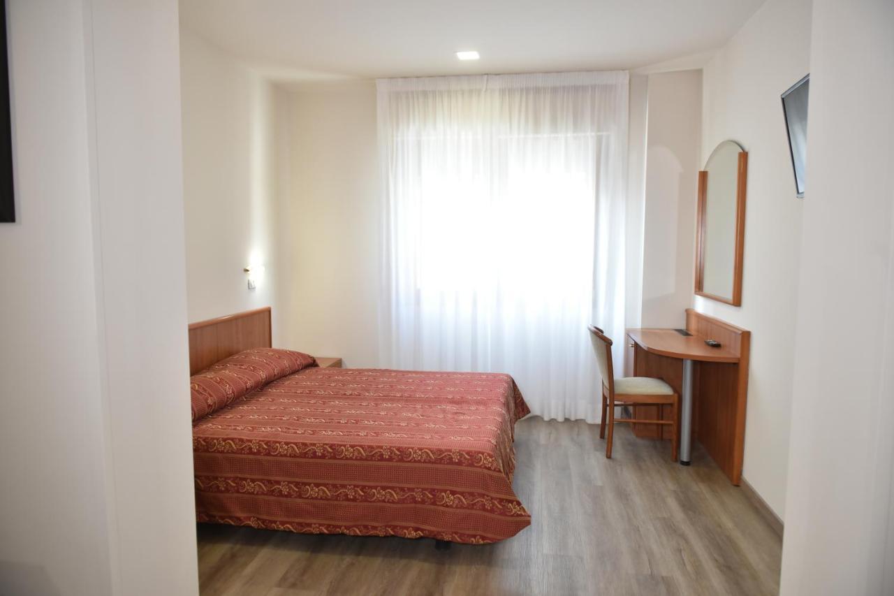 Double Room,685737510:JPEG