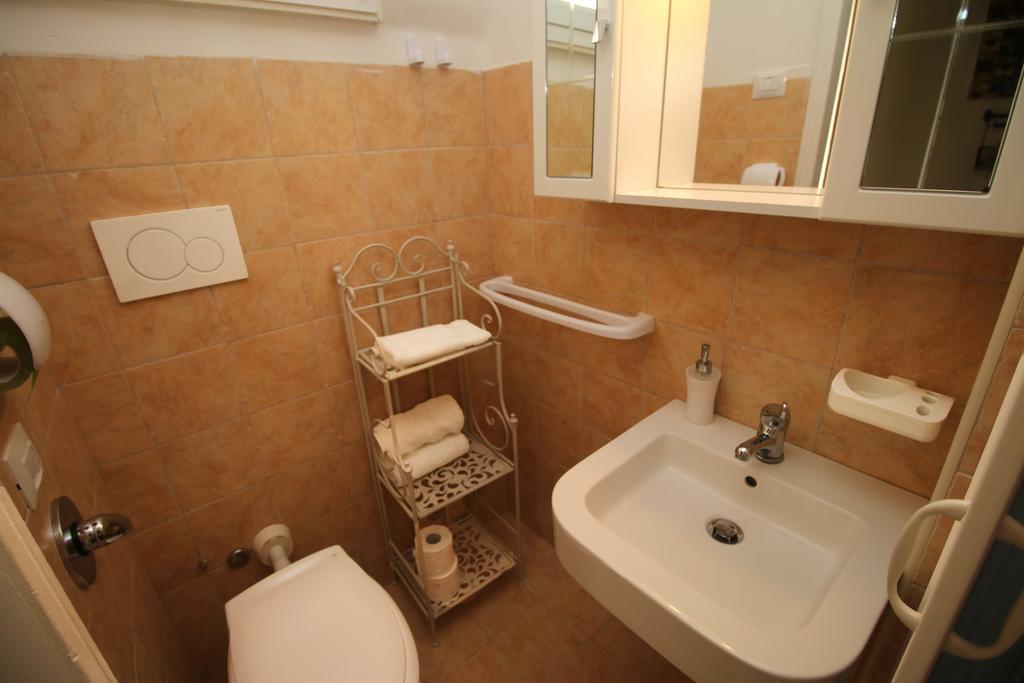 One-Bedroom Apartment - Vico Amalfitana 47 - First Floor,370832371:JPEG