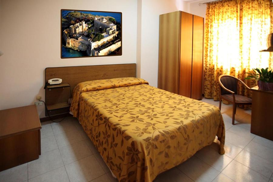 Doppel- oder Zweibettzimmer