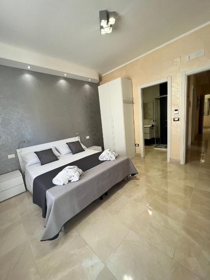 Kamer met Queensize Bed en Balkon