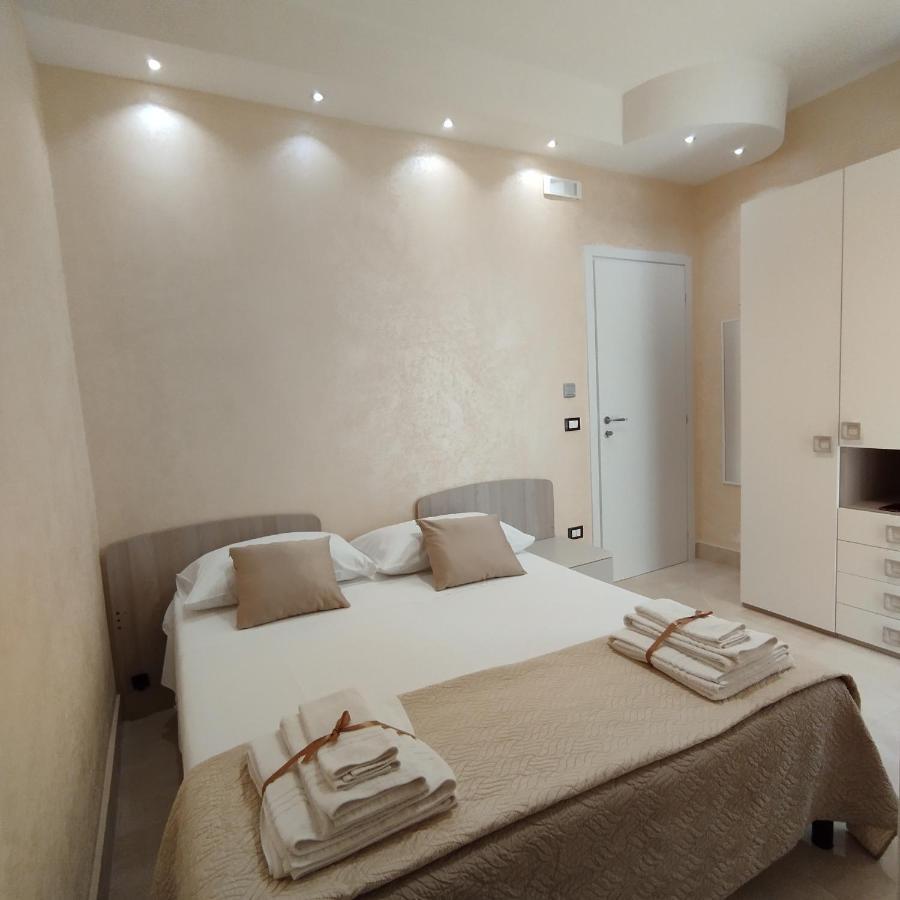 Standaard Tweepersoonskamer met 1 of 2 Bedden en Balkon