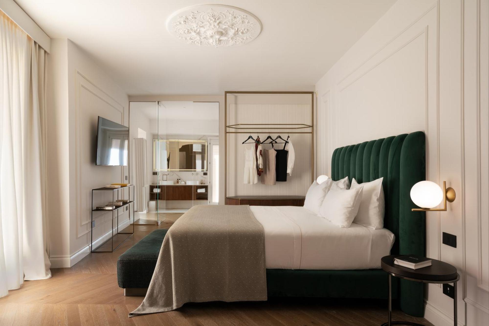 Deluxe Suite,1543854454:JPEG