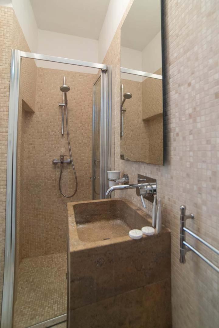 Double Room,1590351753:JPEG