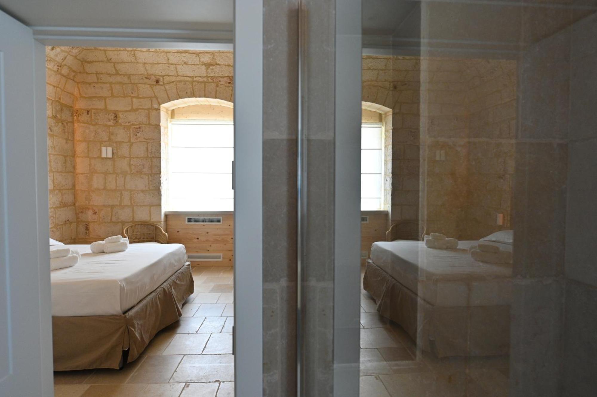Double Room Private Bathroom