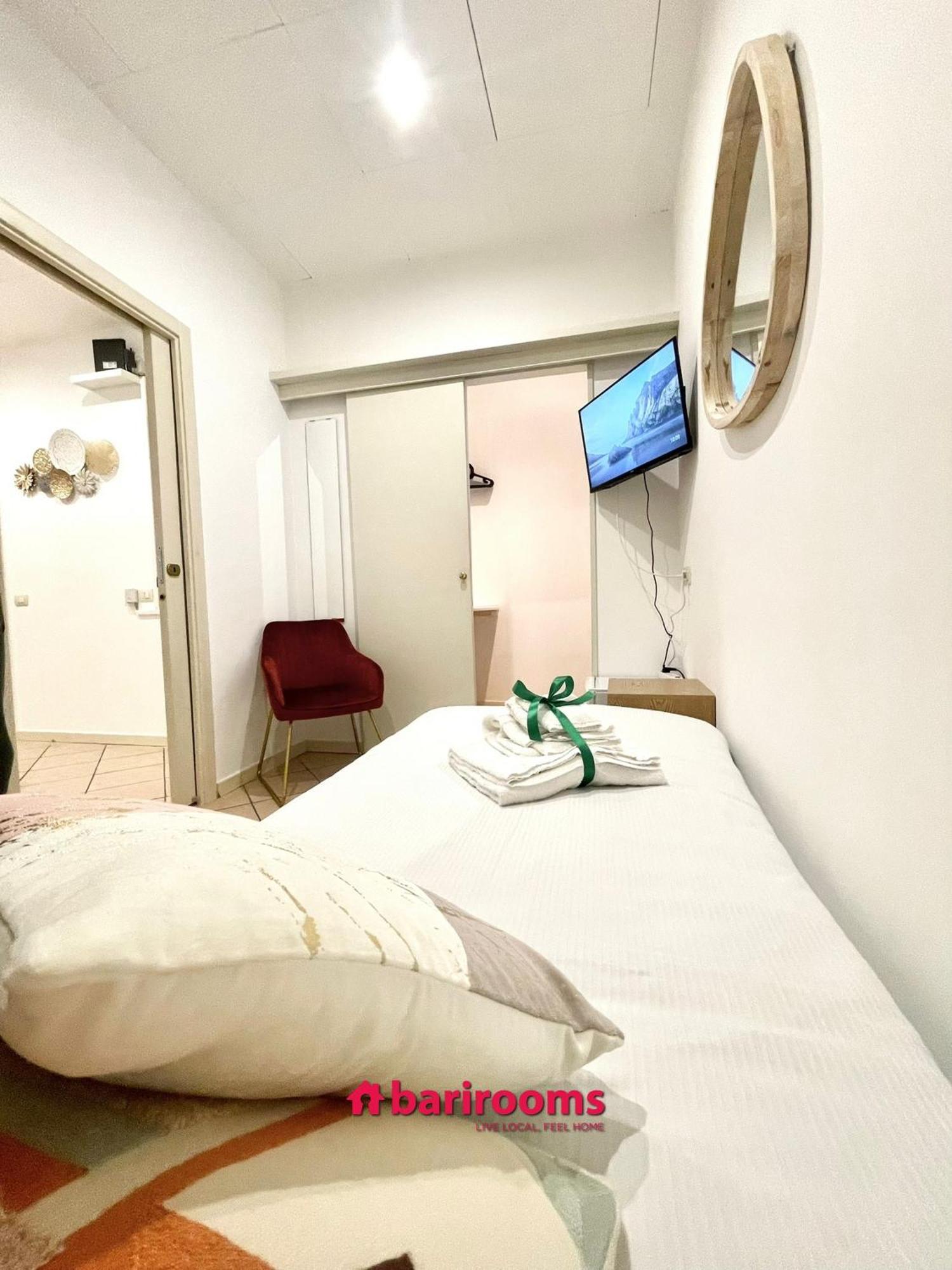 Single Room with Shared Bathroom
