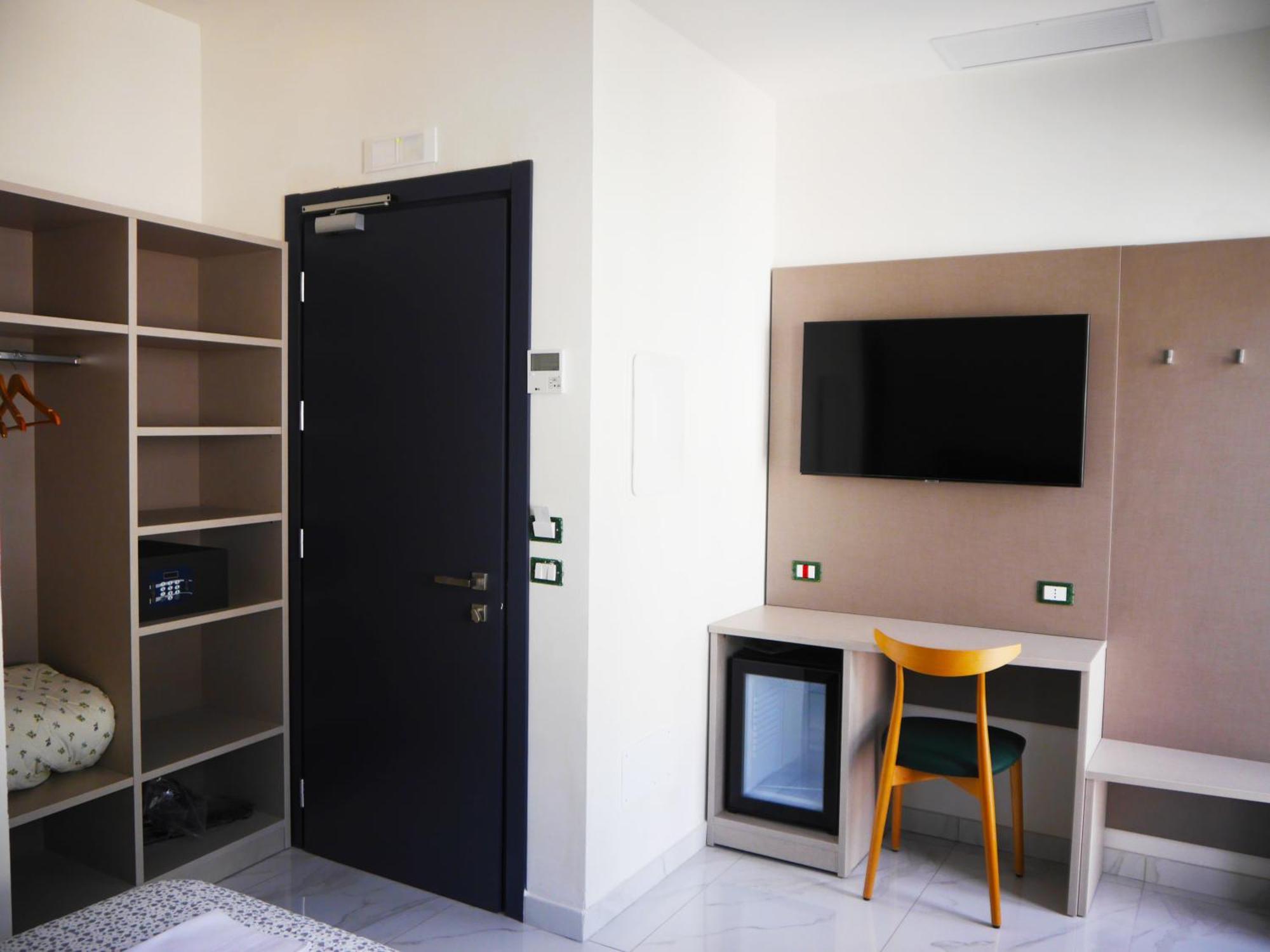 Large Double Room