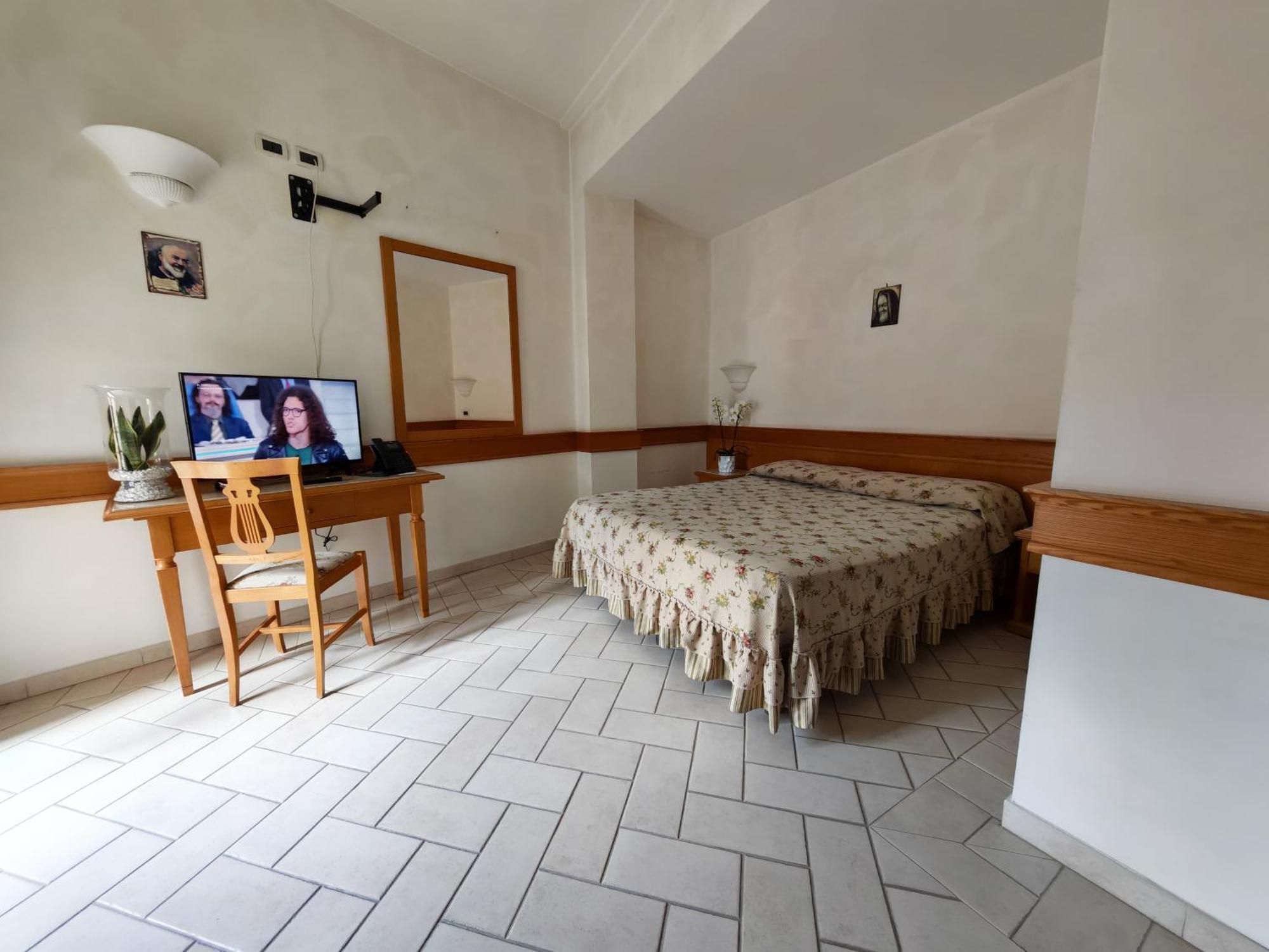 Double Room,1665655234:JPEG