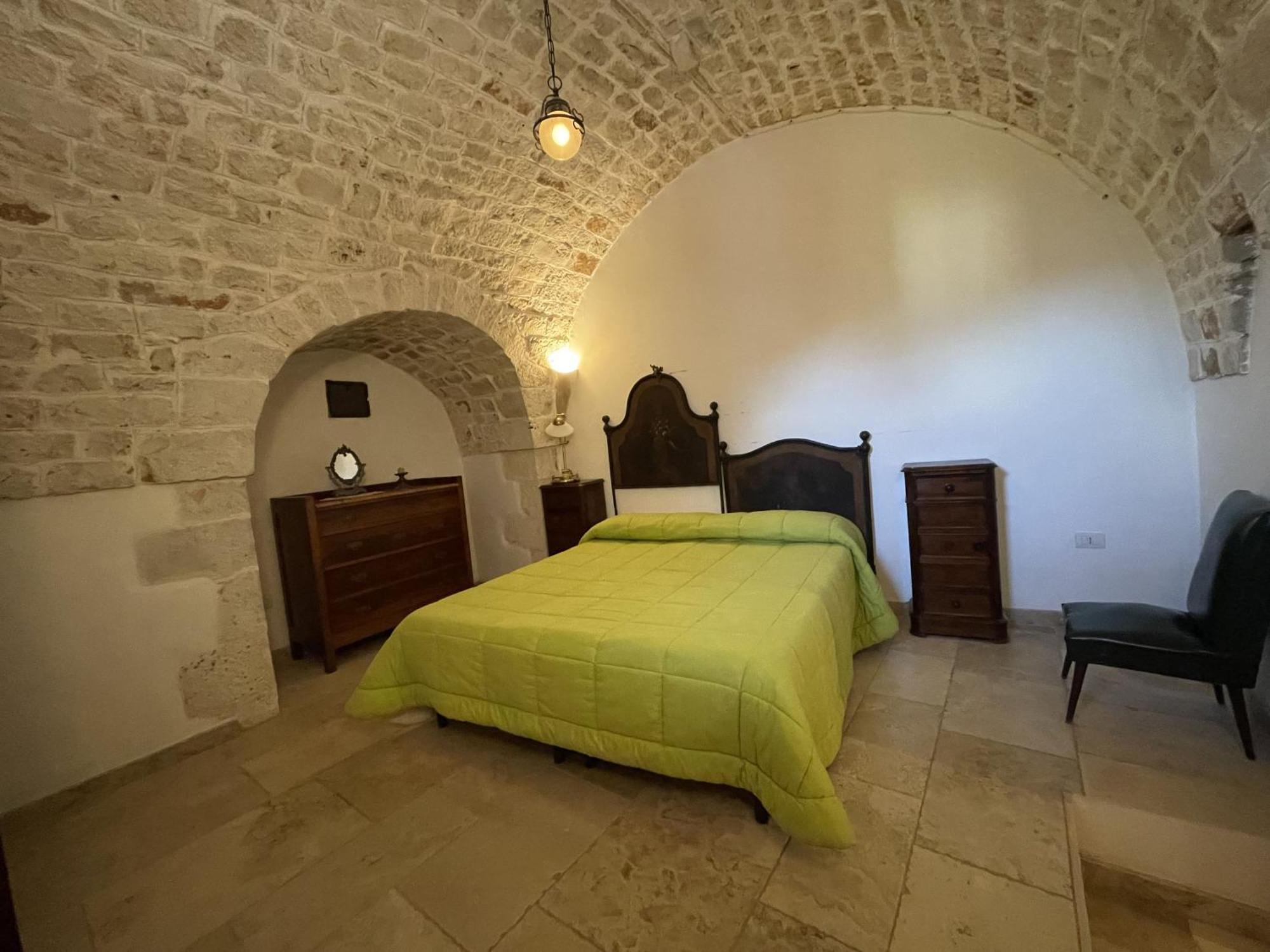 Large One-Bedroom Apartment