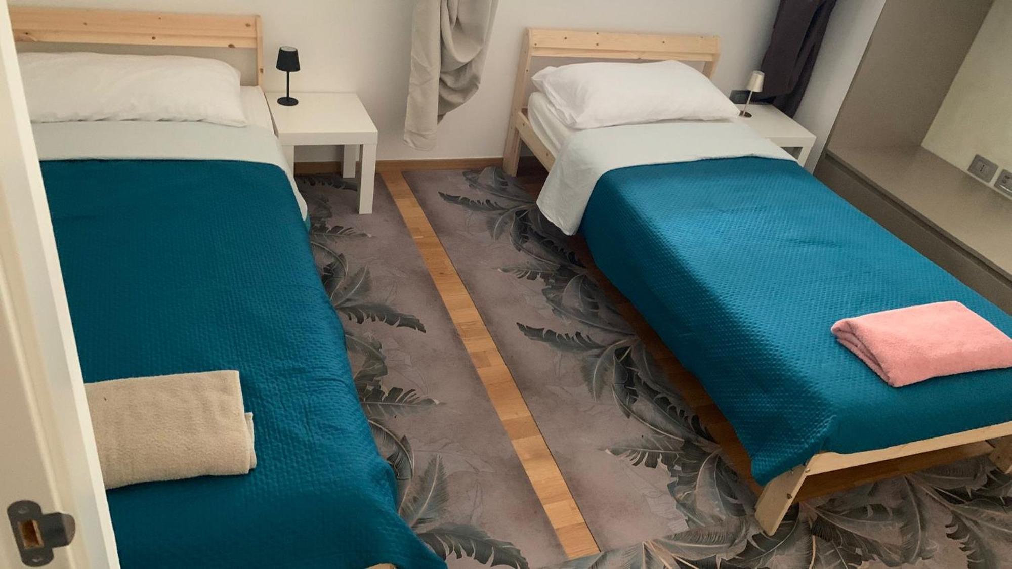 Single Bed in Male Dormitory Room with Shared Bathroom