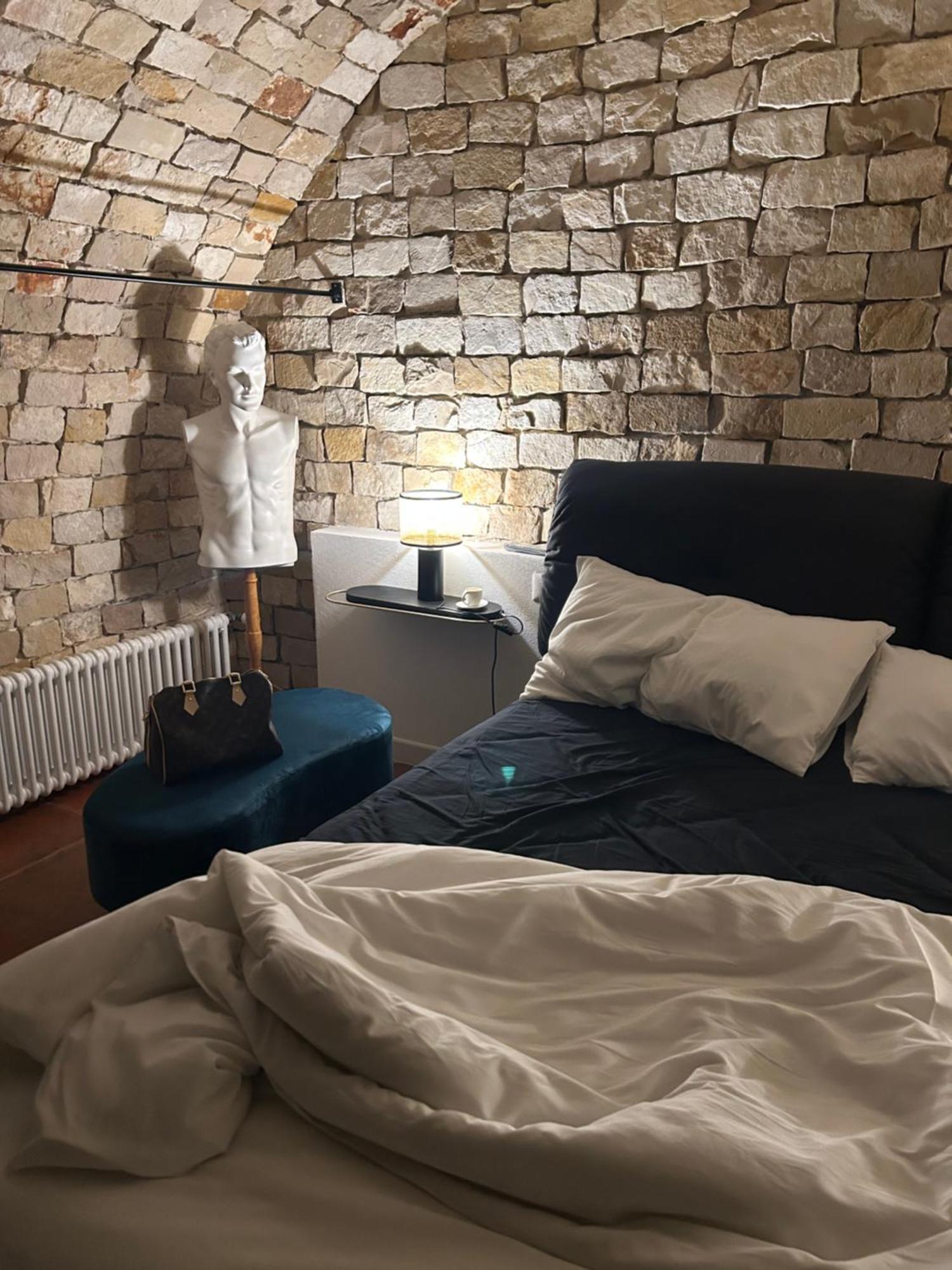 Deluxe Studio