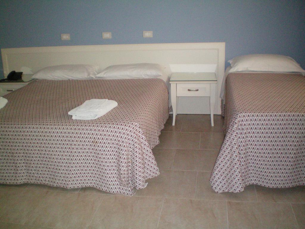 Basic Triple Room