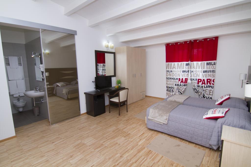 Superior Quadruple Room,216739460:JPEG