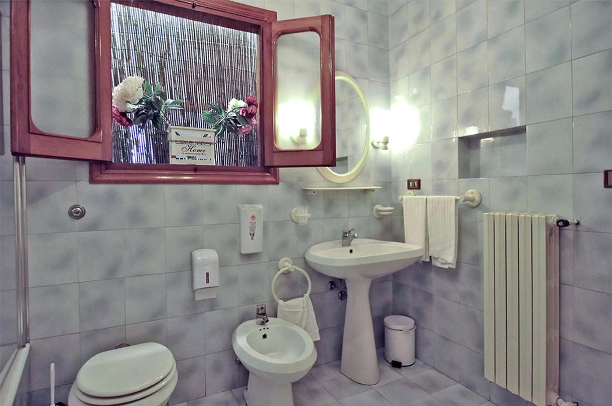 Camera Matrimoniale con Bagno Privato