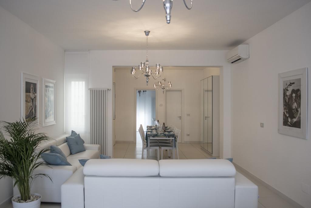 Deluxe Apartment,326552728:JPEG