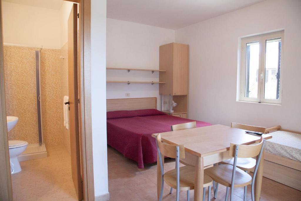 Double or Twin Room with Extra Bed,33430219:JPEG