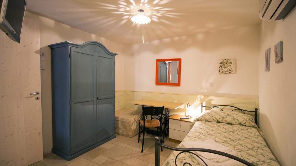 Single Room,419543655:JPEG