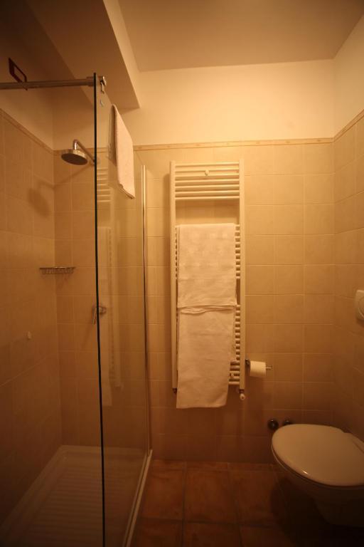Double Room with Private Bathroom,998927793:JPEG