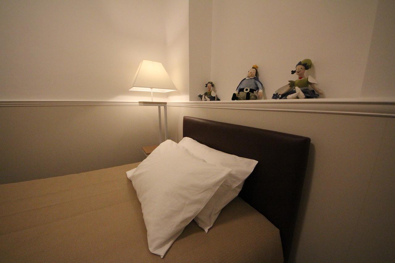 Double Room French Bed Private External Bathroom,626922249:JPEG