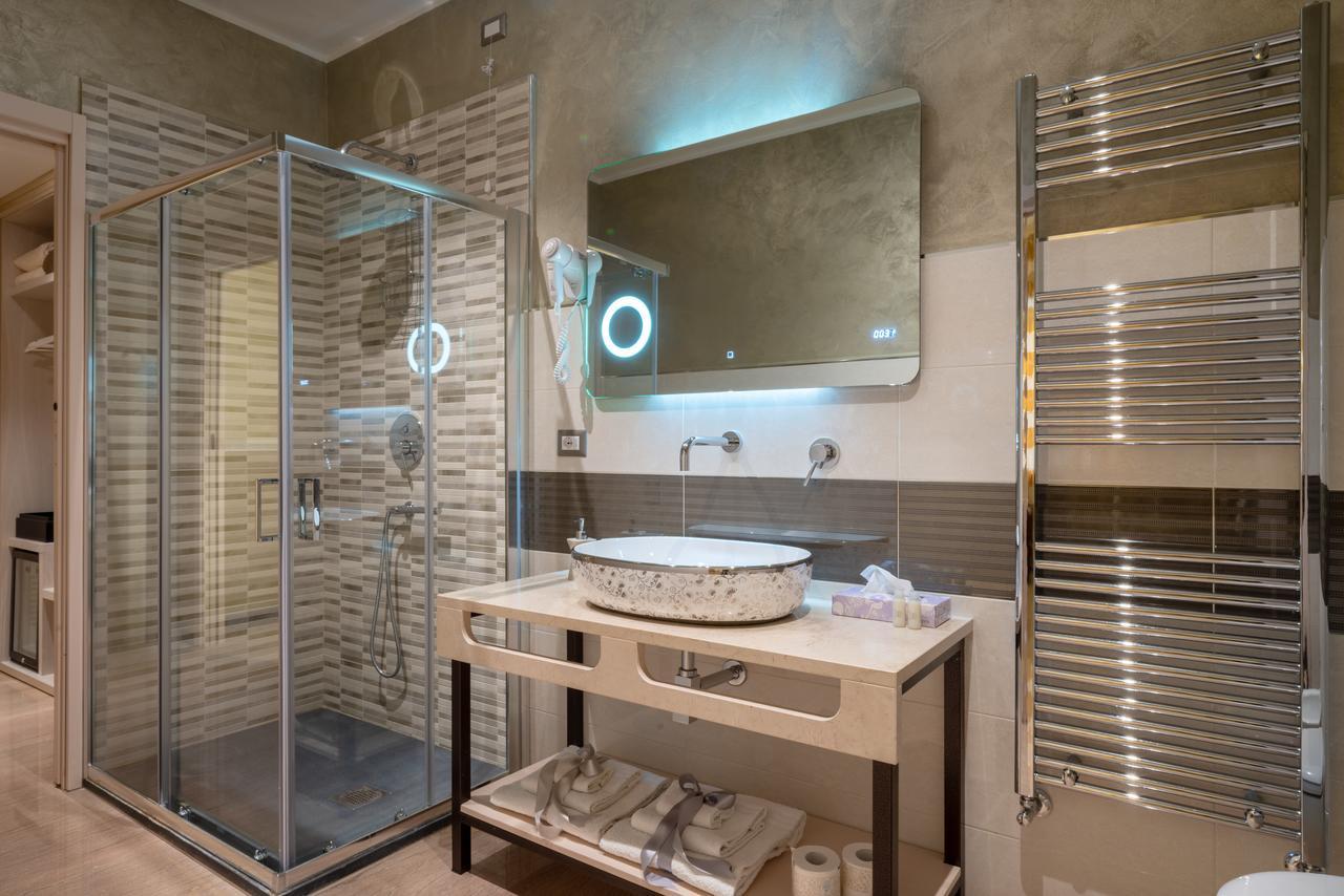 Deluxe Suite mit Whirlpool-Badewanne