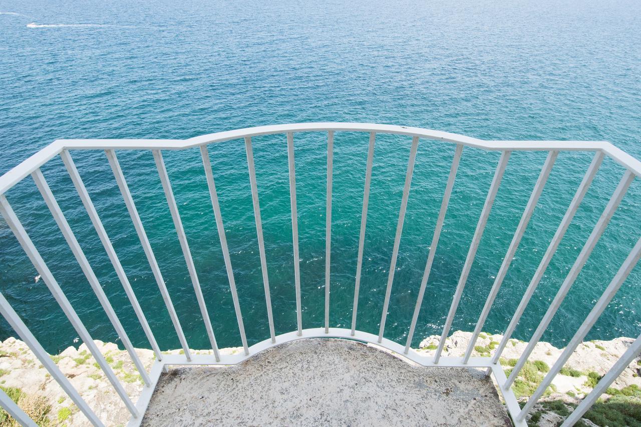 Deluxe Double Room with Balcony and Sea View