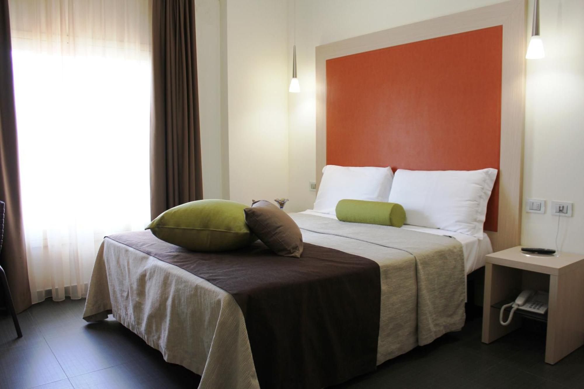 Doppel- oder Zweibettzimmer