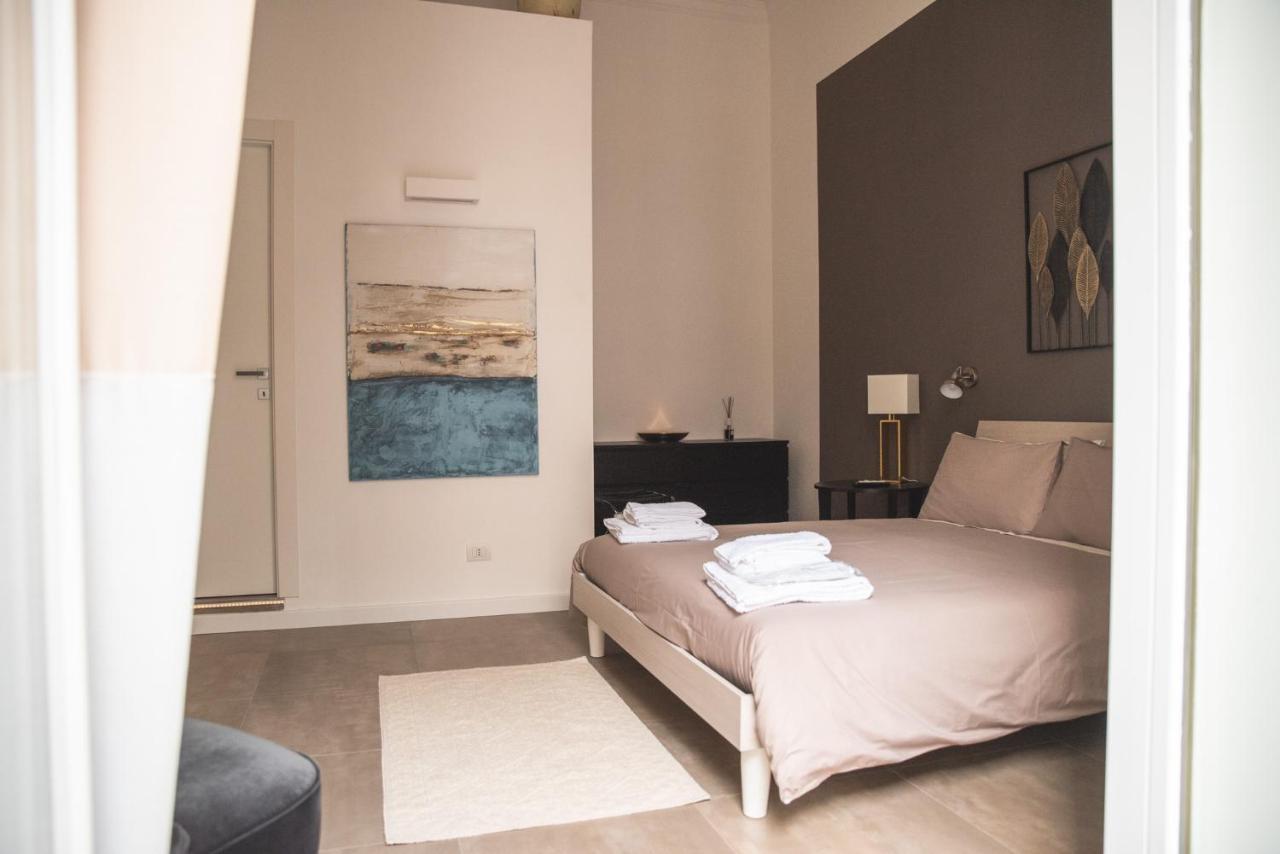 Large Double Room with Balcony,762604504:JPEG