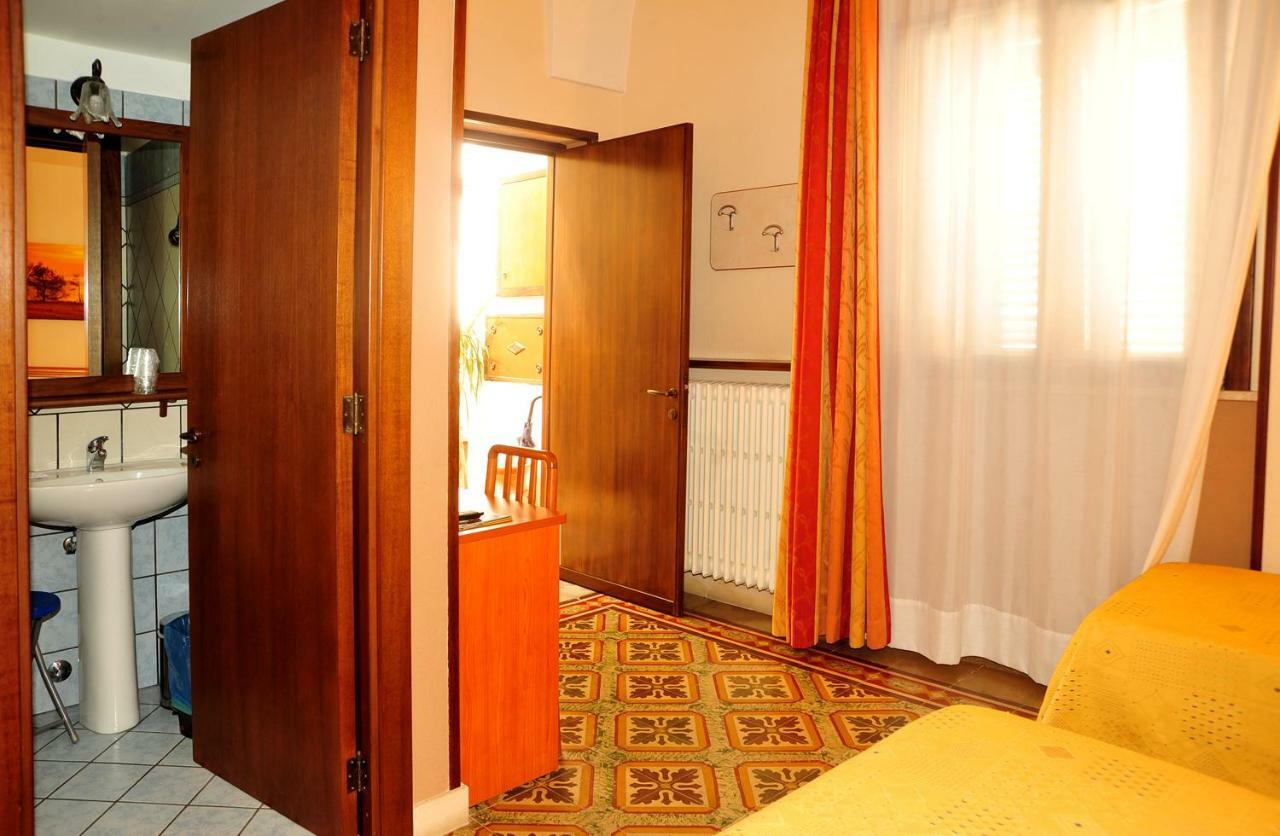 Doppel-/Zweibettzimmer mit eigenem Bad