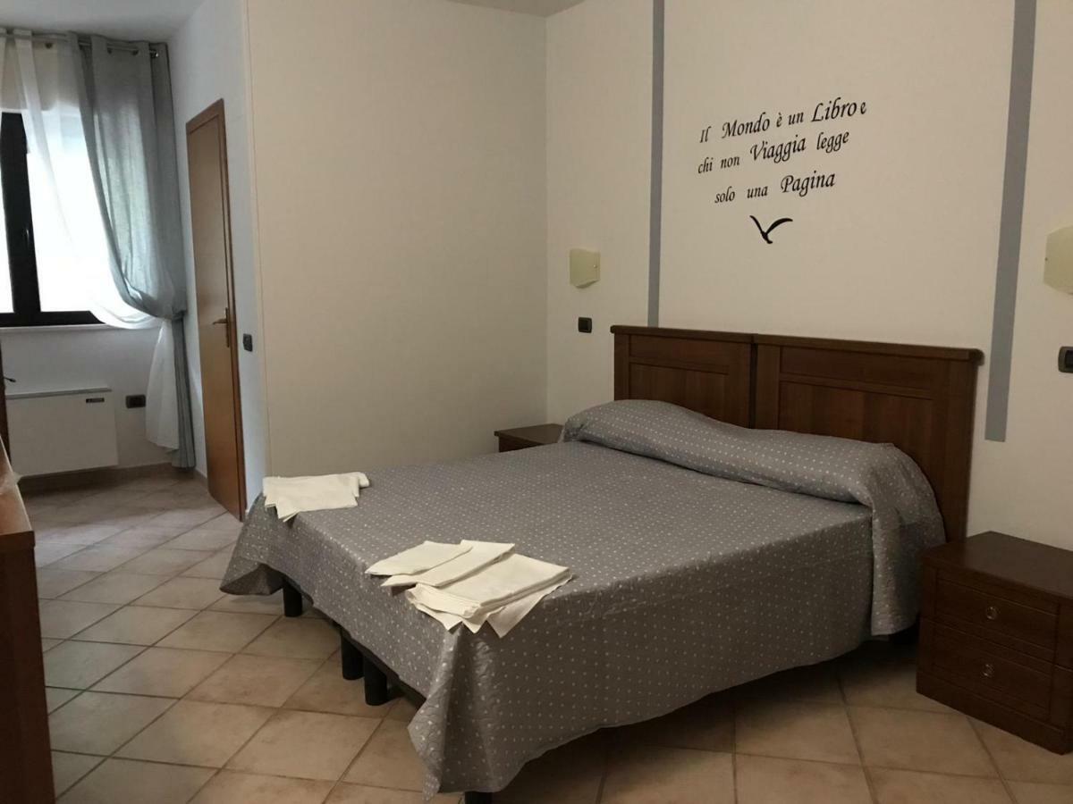 Standard Double Room,824191529:JPEG