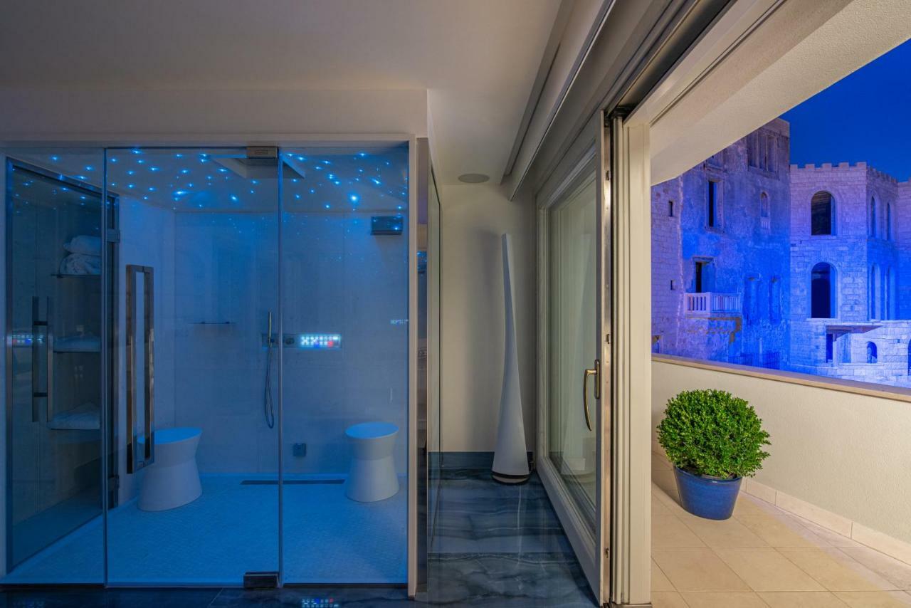 Suite 251 with Sea View