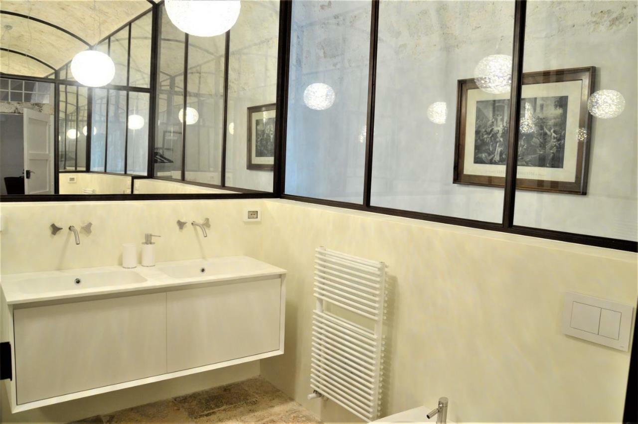 Suite with Private Pool,864605210:JPEG