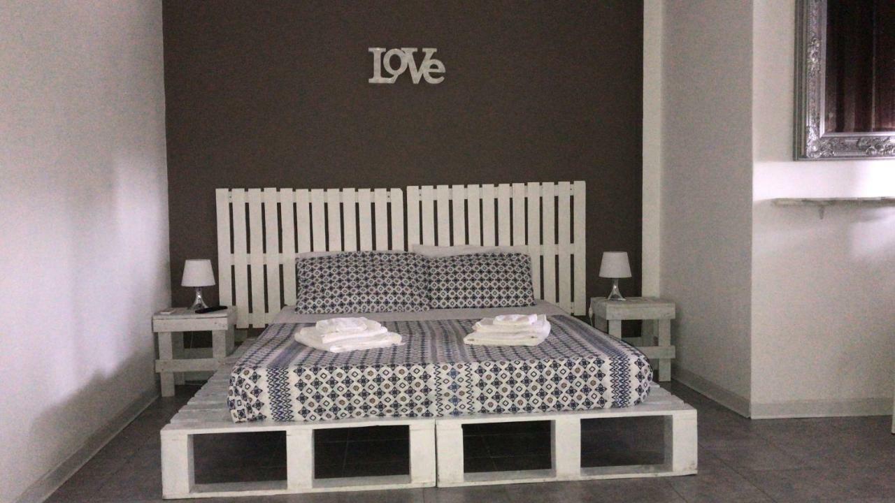 Doppel-/Zweibettzimmer mit Bad