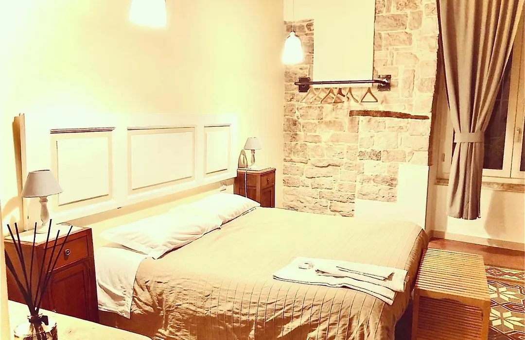 Palazzo Lupicini Affittacamere-1