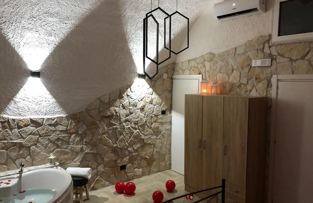 La Pietra-1