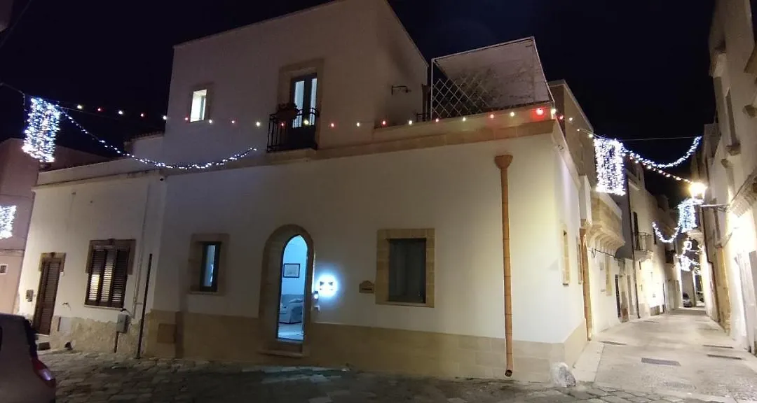 Asylum Amicorum Bed & Breakfast-1