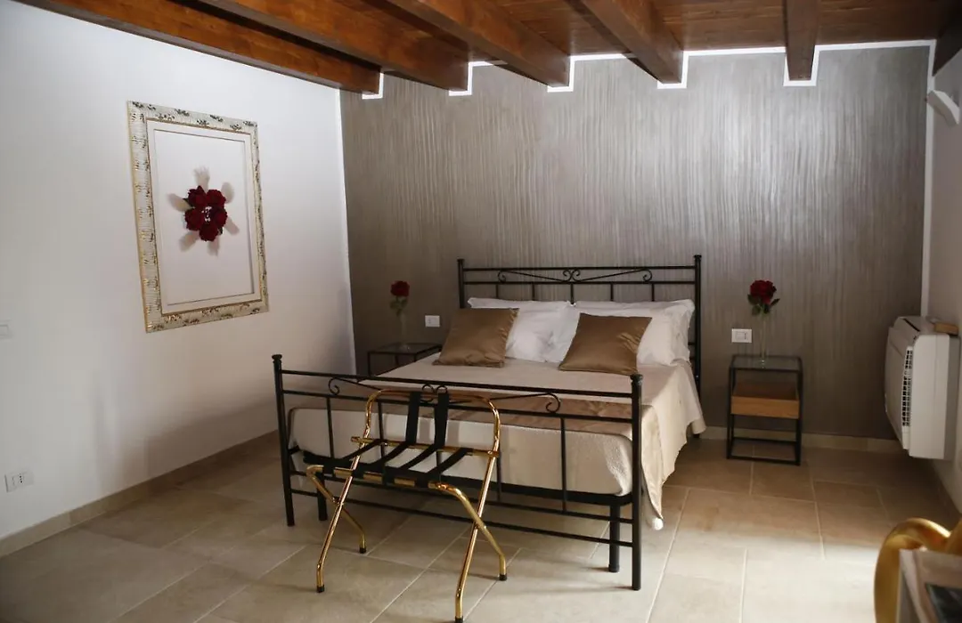 Nel Vicoletto-1