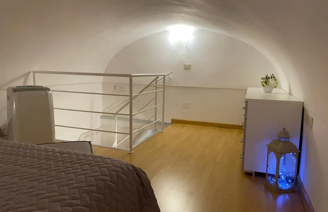 Suite White-1