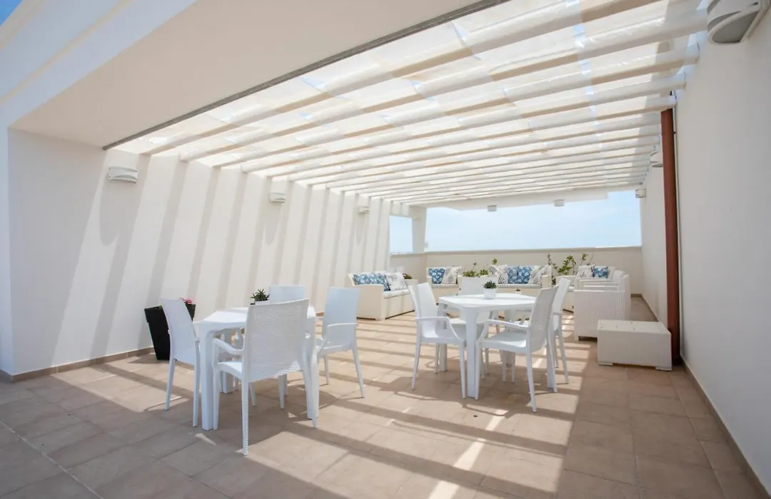 Hotel Perla Dello Ionio-1