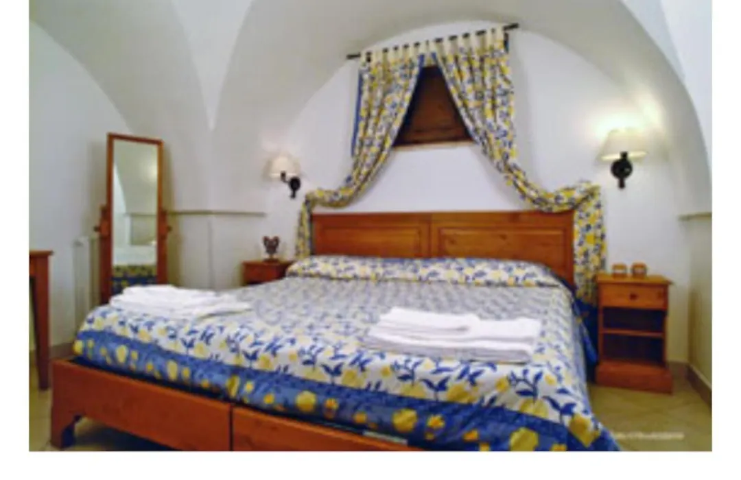 Room In Bb - Spacious Double Room In Ancient Masseria Near The Sea In A Quiet Olive Trees-1