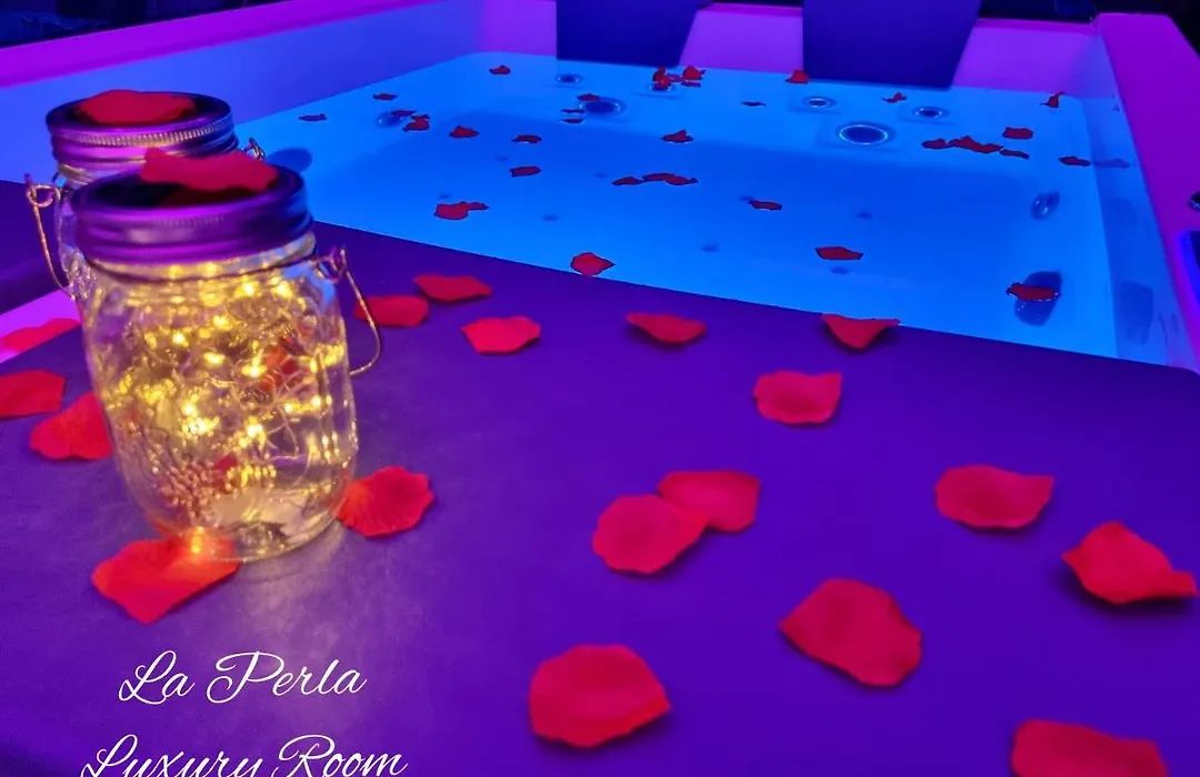 La Perla Luxury Room-1
