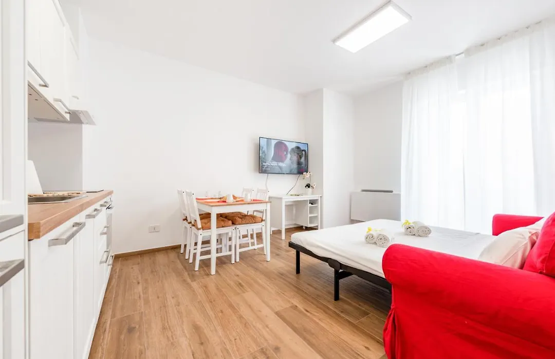 Guesthost - Central Station Apt With Parking-1